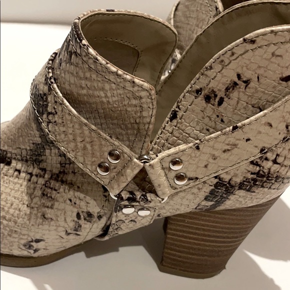Snakeskin booties - Picture 2 of 3